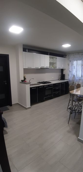 Apartamnet de inchiriat , zona Han