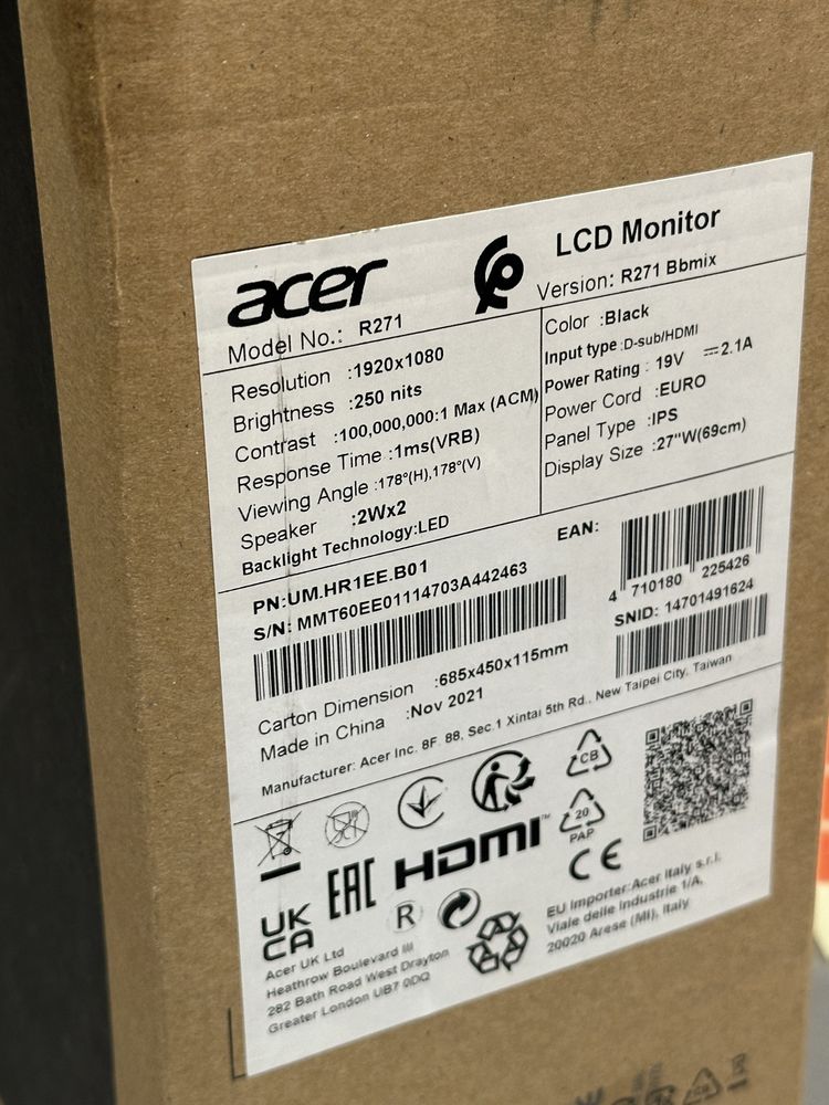 Продавам монитор Acer R271