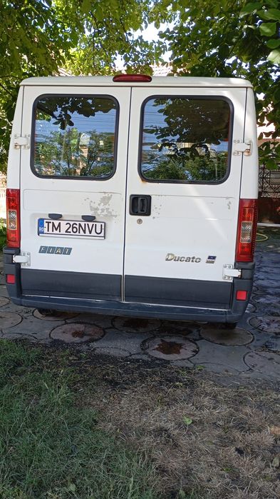Fiat Ducato 2,2, alb in 4 uși in stare buna