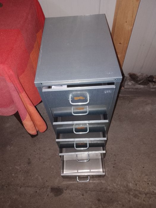 Dulap de scule  cu role