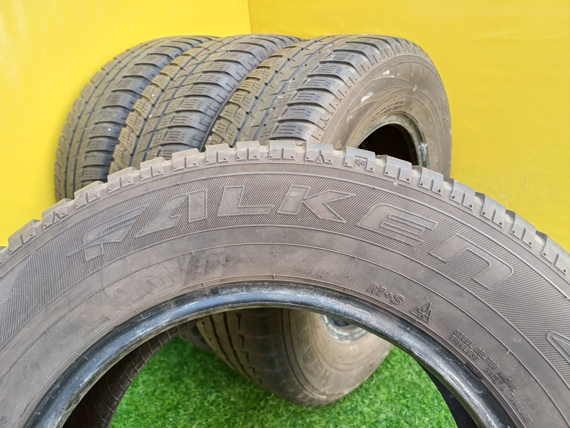 Шины 215/70 R16 Falken комплект.