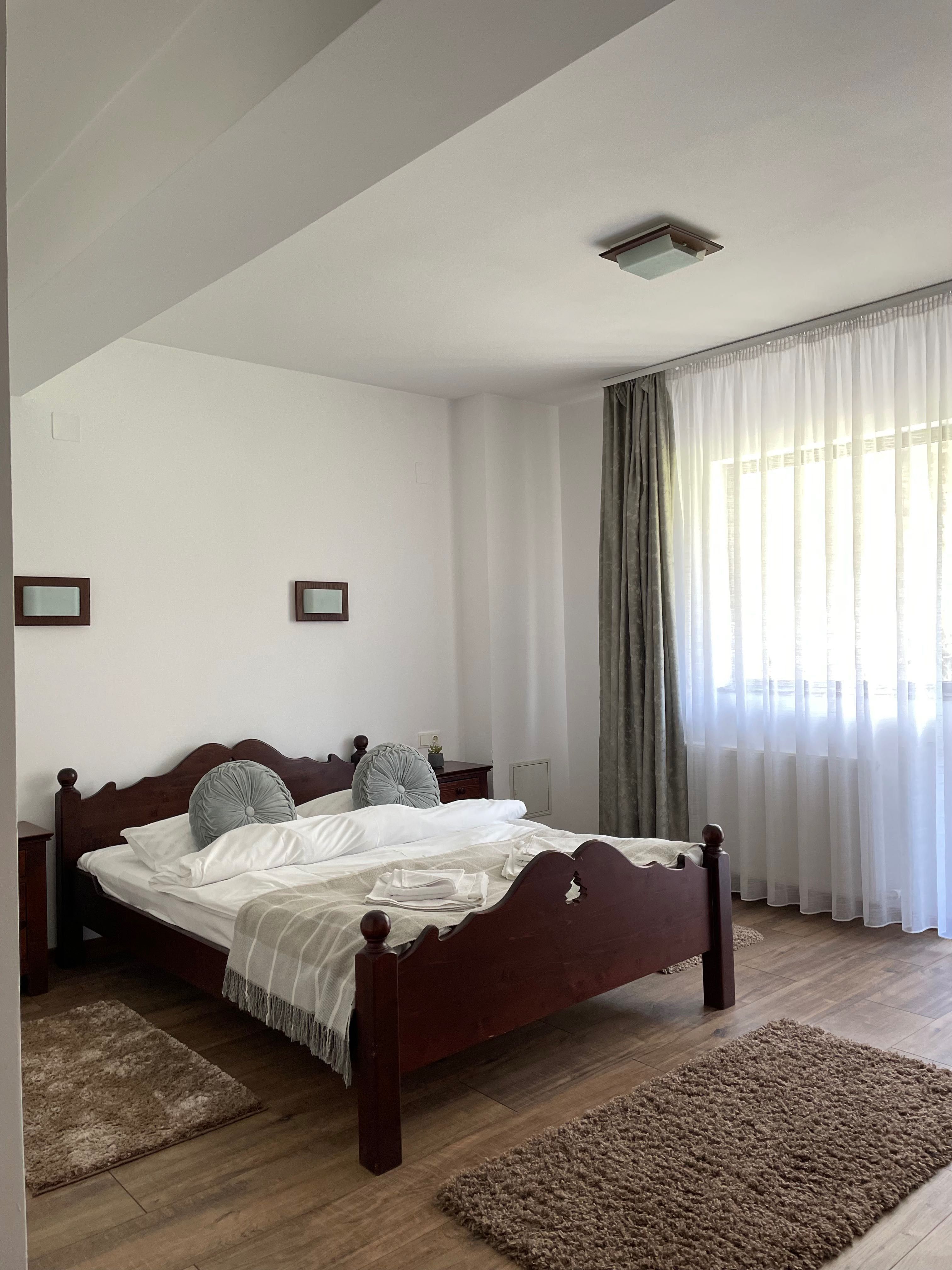 Cabana de închiriat Iulie-August – 24 persoane – Sejur 3 zile /2 nopți