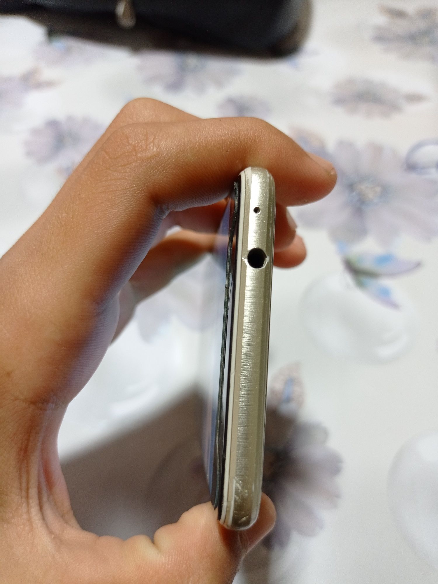 Huawei p8 Lite srocno narhini kelishamiz
