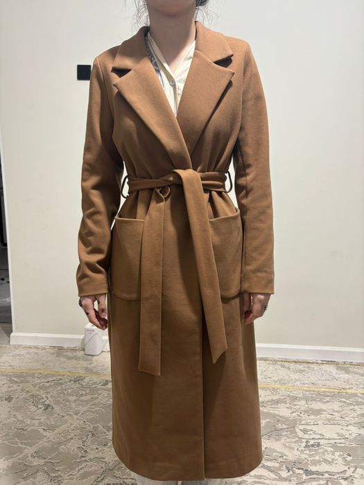 Женские пальто два штука осенние