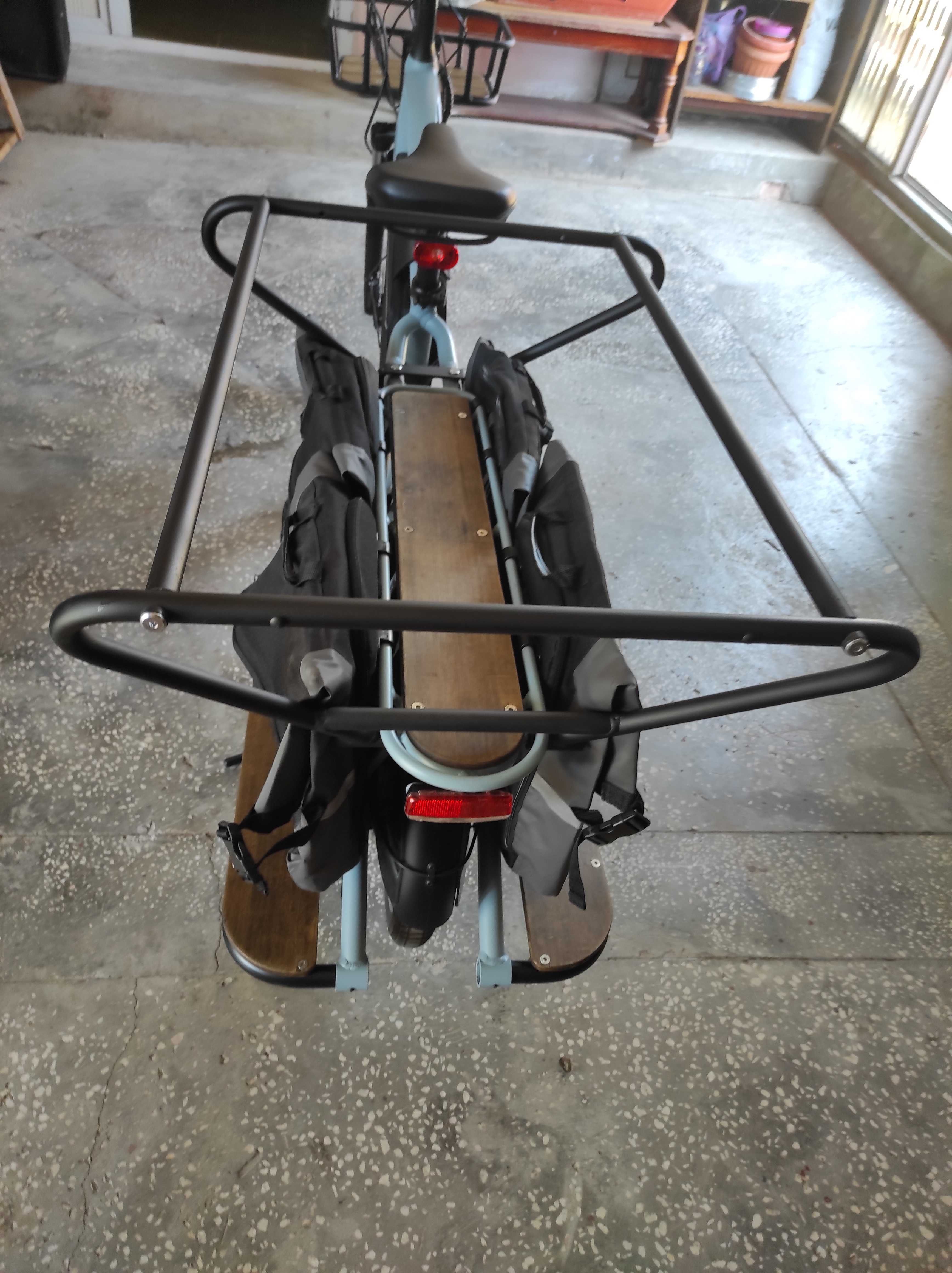 Bicicleta electrica longtail cargo bike