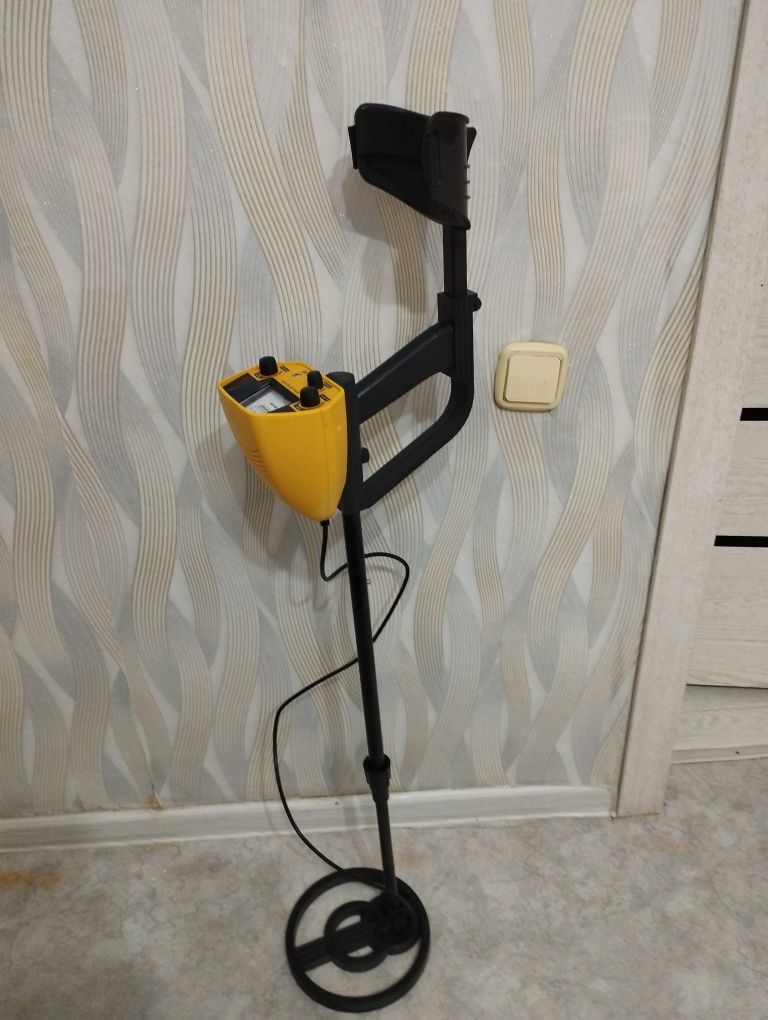 Продам металлоискатель