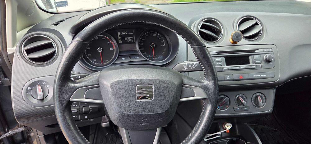 Лек автомобил Seat Ibiza 1.4 i