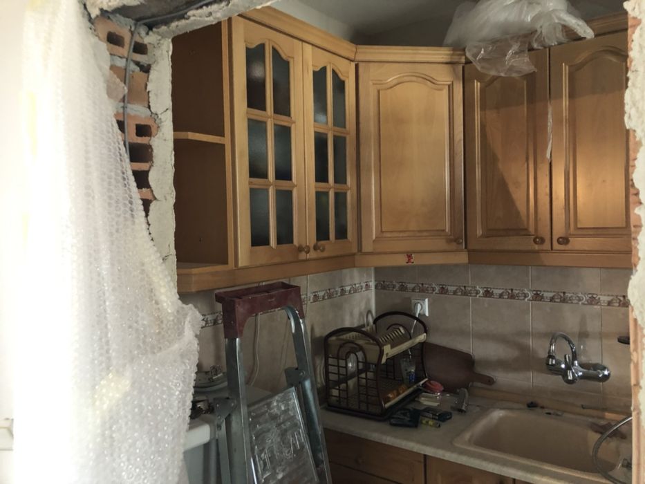 Дървесни шкафове за кухня