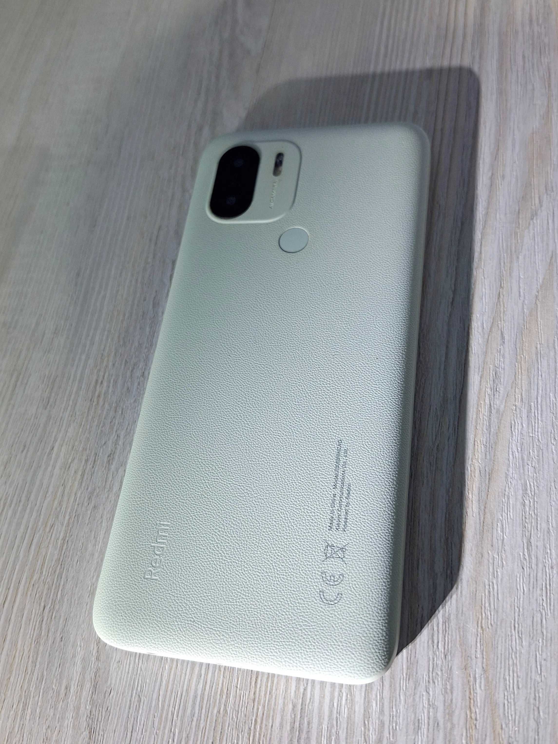 Xiaomi Redmi A2+ telefoni, o'tkan yil olingan