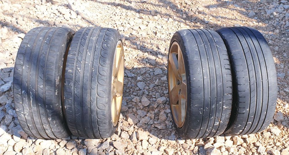 Genți cu tot cu cauciucuri vara 225 40Z R18