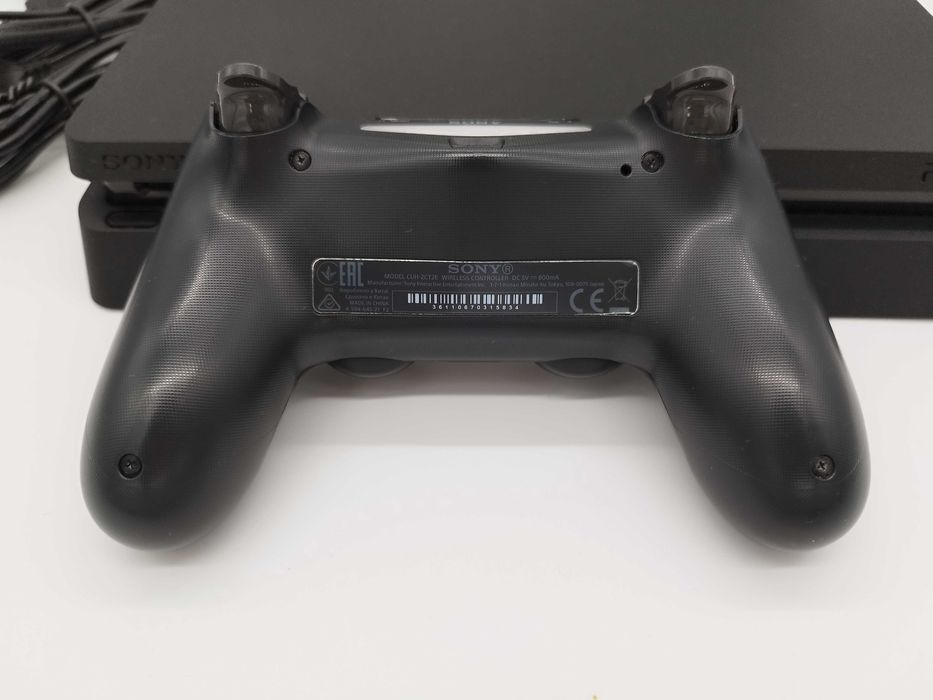 [ps4] Пълен Комплект PlayStation 4 Slim 1 ТБ / като НОВ