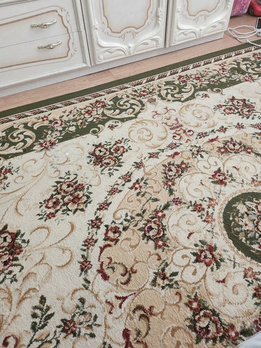 Продам ковёр  красивый