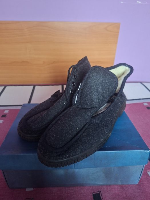 Vând Botosi cu Blanita Mărimea 46 Noi