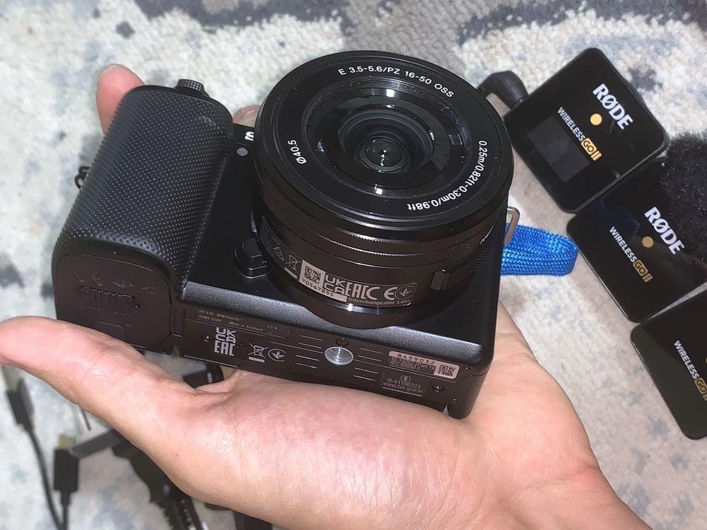 SONY ZV E 10 4k mikrofon rode +1 batareka