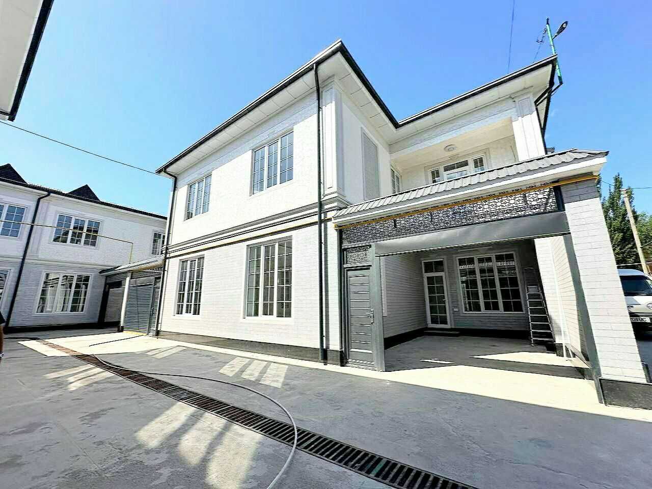 Тайер битган 140 м.кв котедж сотилади.ТТЗ 5 км Кибрай рн