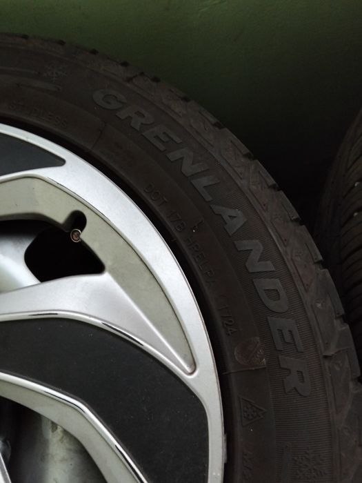 Vând jante cu cauciucuri iarna 205/55/r16