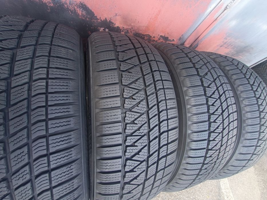 235/55/18 Kumho .
