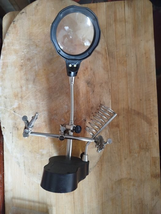 Робот-держатель. Для пайки. Новый.