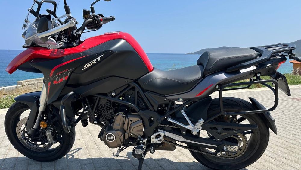 Motocicleta QJ Motor SRT 700 - Adventure Touring