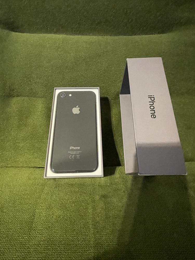 Iphone 8 64 gb space grey перфектен