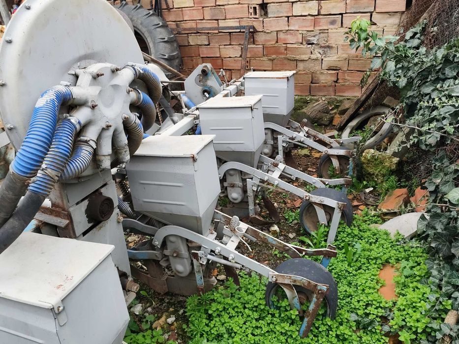 Сеялка за пролетници и торачка