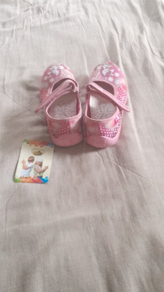 Детски обувки розови