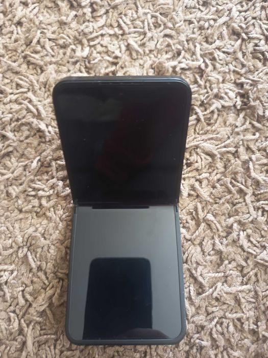 Samsung Galaxy Z Flip FE