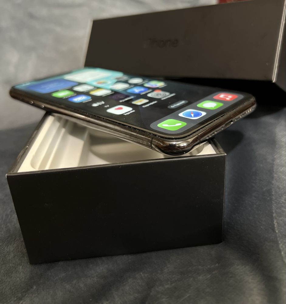 Iphone 11 PRO MAX 64GB Като Нов!