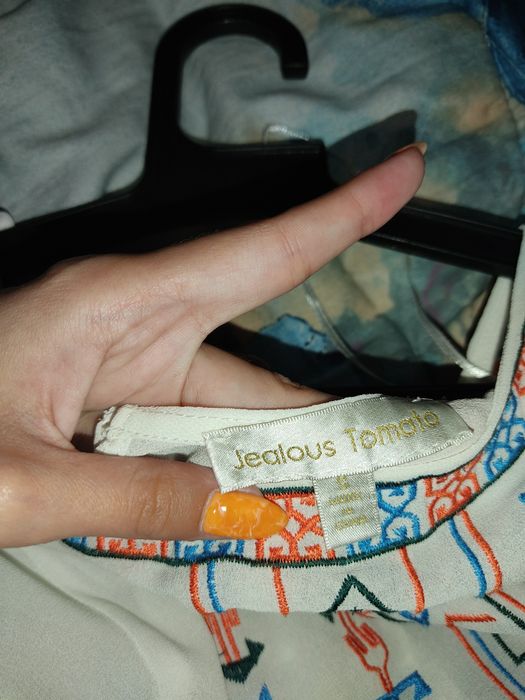 Ефирна бяла дамска блуза с български шевици