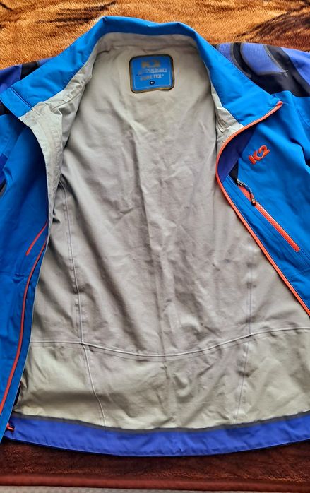 Продам мужскую Ветровку