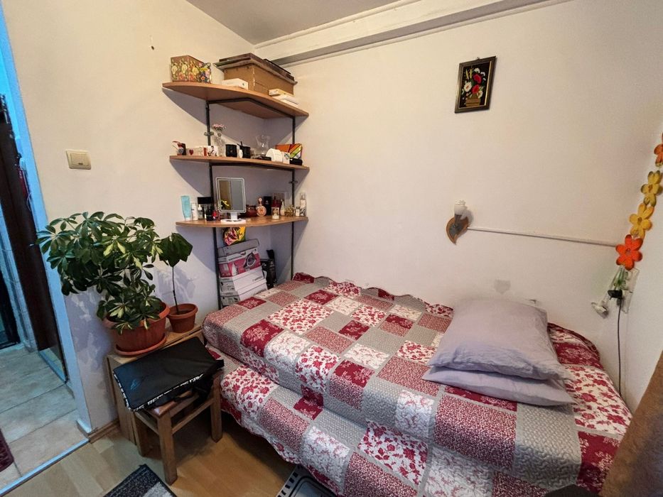 Ofer spre vânzare garsoniera zona tiglari complet mobilata și utilata