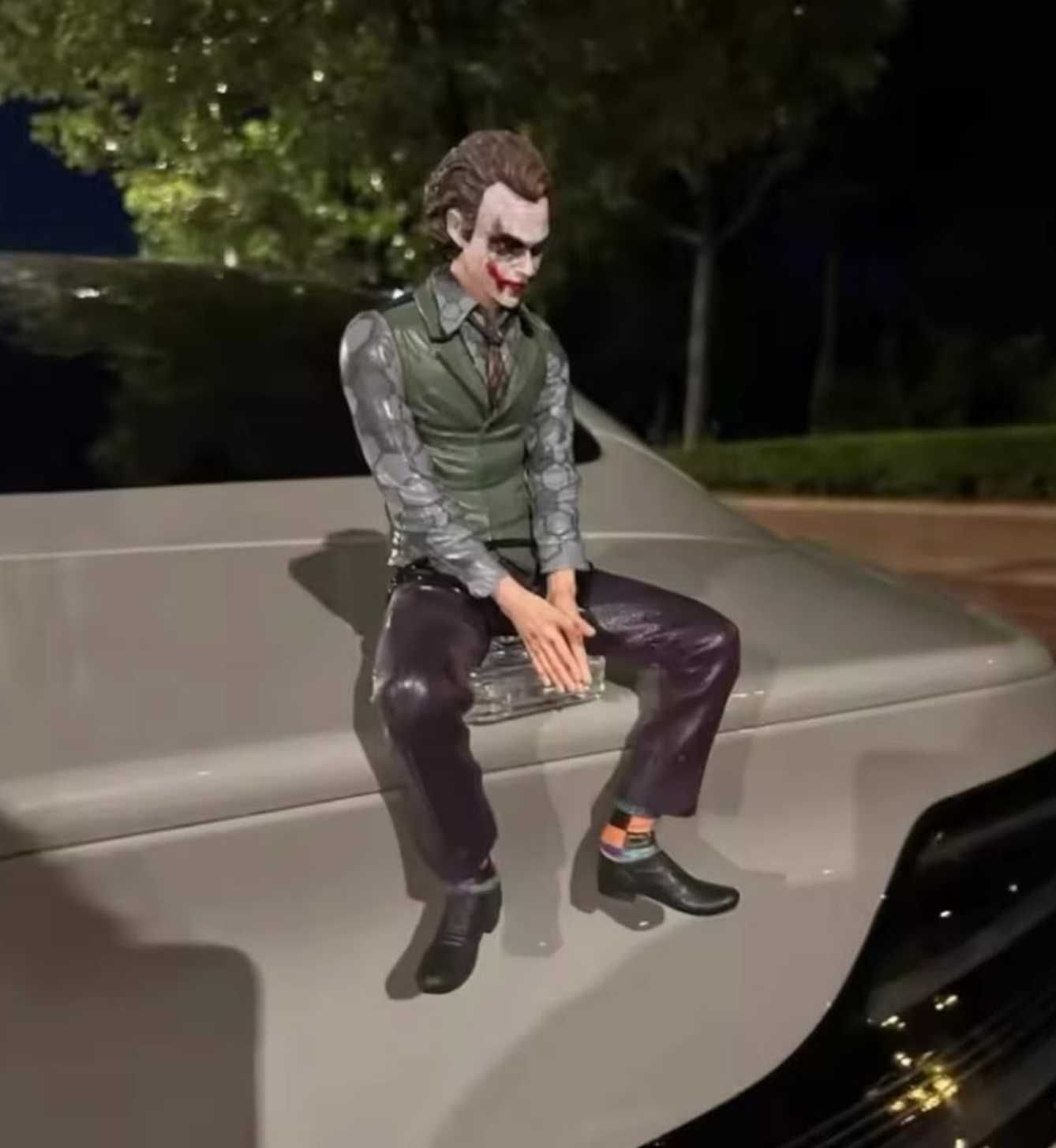 The Joker стойка за кола декорация За кола  седящ Жокер фигурка