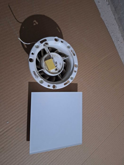 Вентилатор за баня MM-P UE 06 - стъкло, бял мат