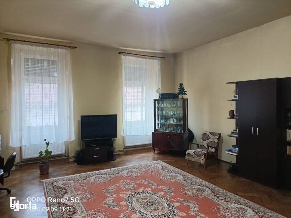 Casa de vanzare in Reghin zona centrala.