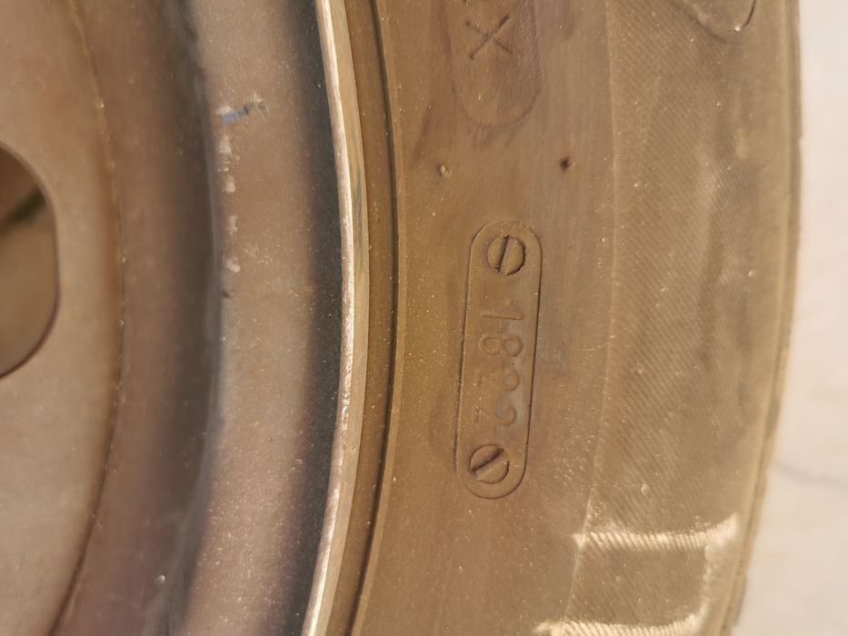 Комплект 4 бр метални джанти 15 4х108 за пежо, ситроен  + летни гуми 1