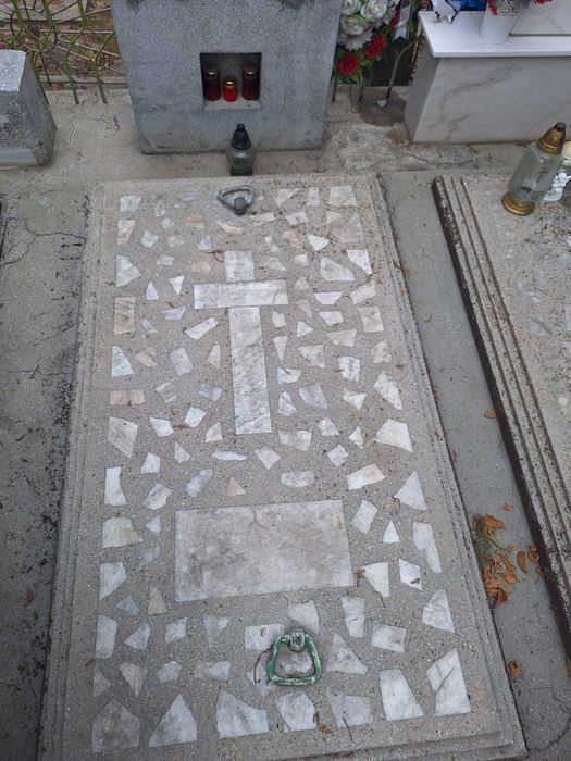 Cripta cu 2 locuri suprapuse - Cimitir Sf. Constantin, Braila