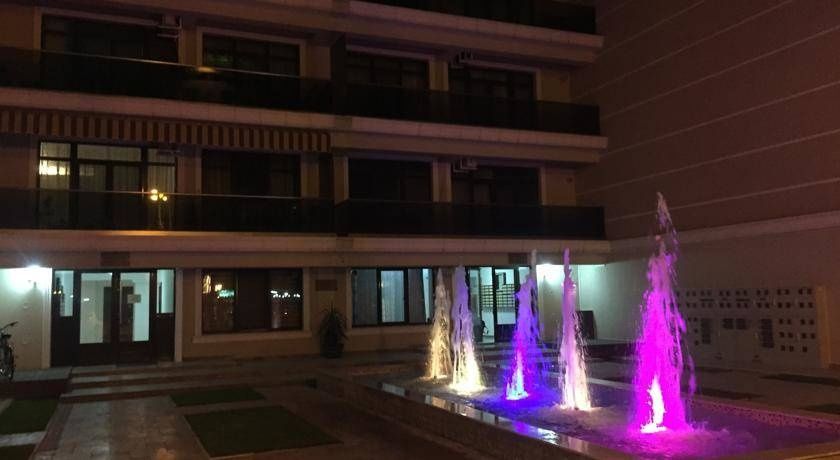 Inchiriez apartament cu 2 camere la Solid House Mamaia, zona Cazino