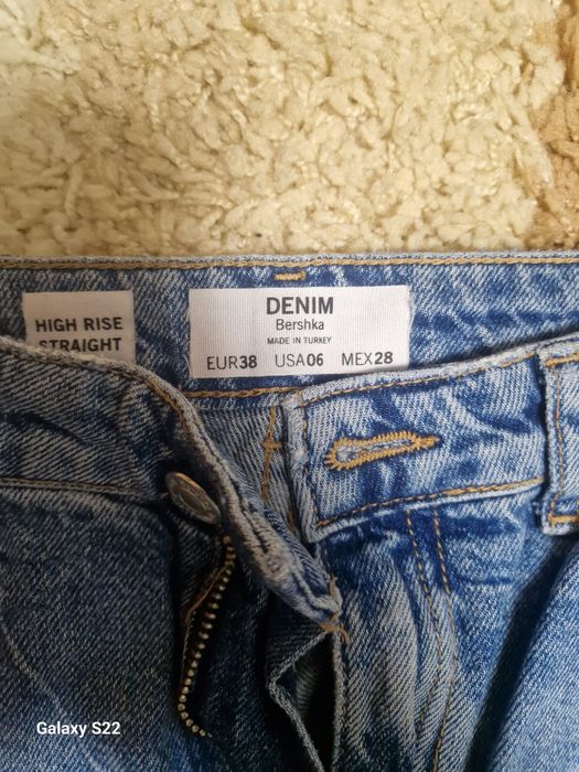 Blugi în stare perfectă