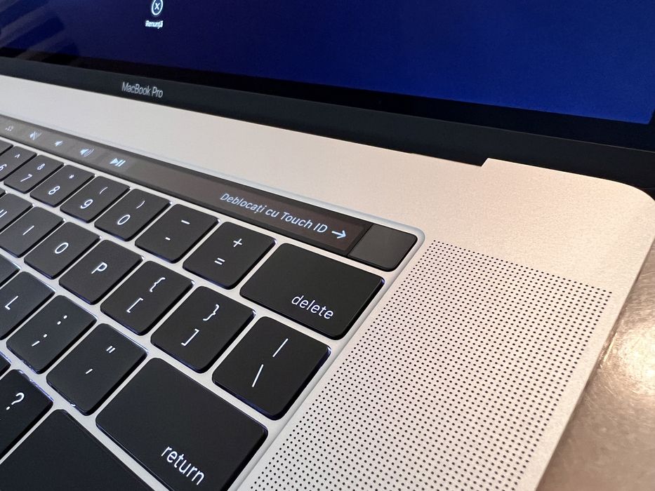 Laptop MacBook Pro i7 2.9ghz 16gb ddr3 512SSD Radeon Pro 560 impecabil