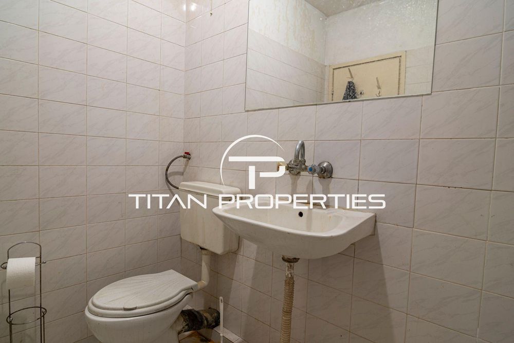 Многостаен апартамент под наем в Център