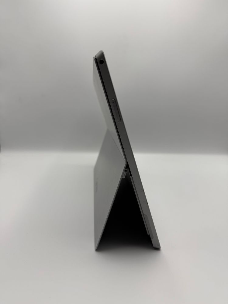 Surface Pro 3 — Core i7 / 8GB - 237GB SSD / Клавиатура + стилус