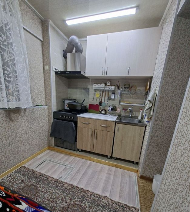 Срочно продажа 2/1/4 
Мирзо-Улугбекский район 
Ттз 1
50 кв.м первая ли
