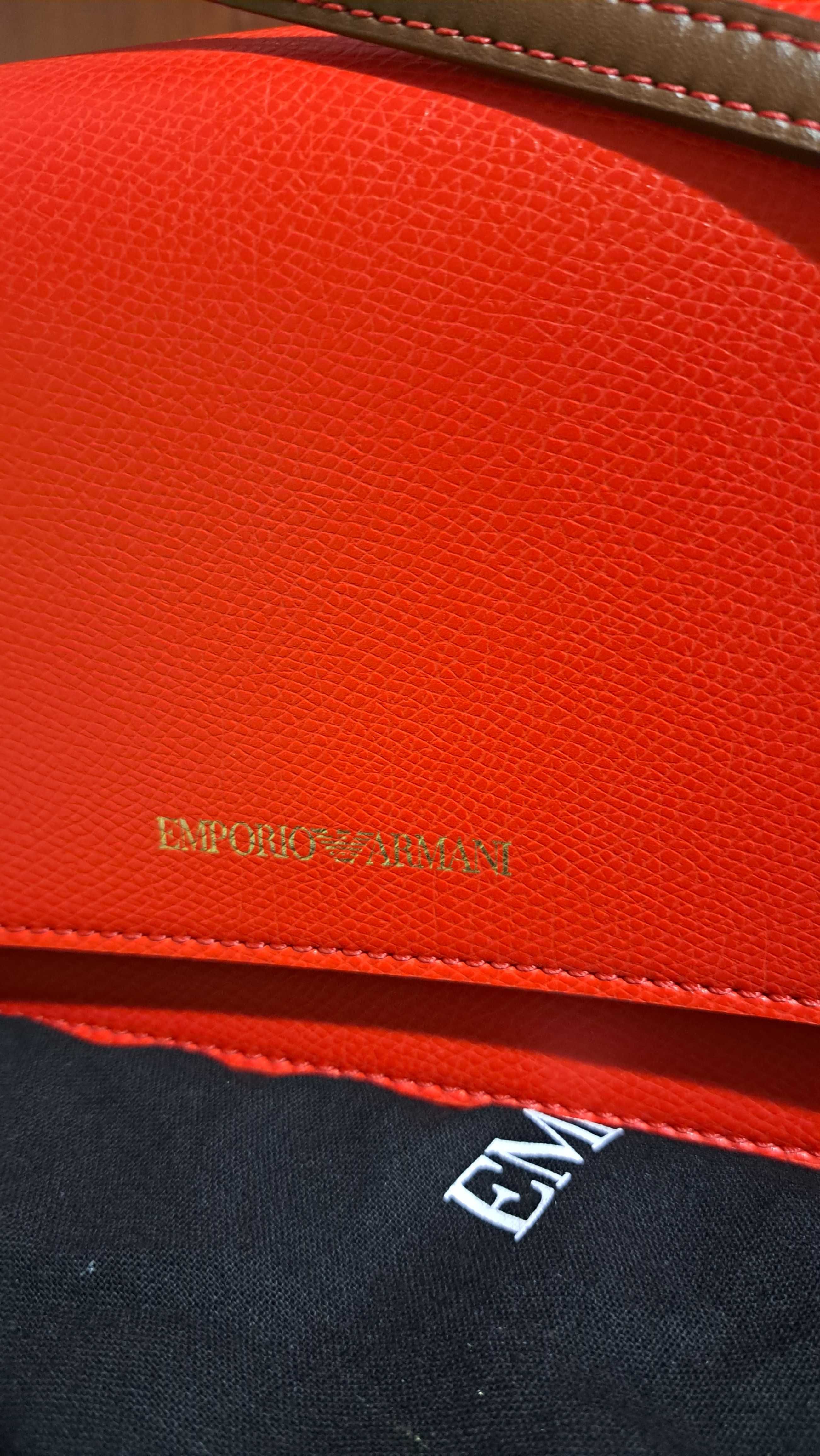 Дамска чанта Emporio Armani и Armani Exchange