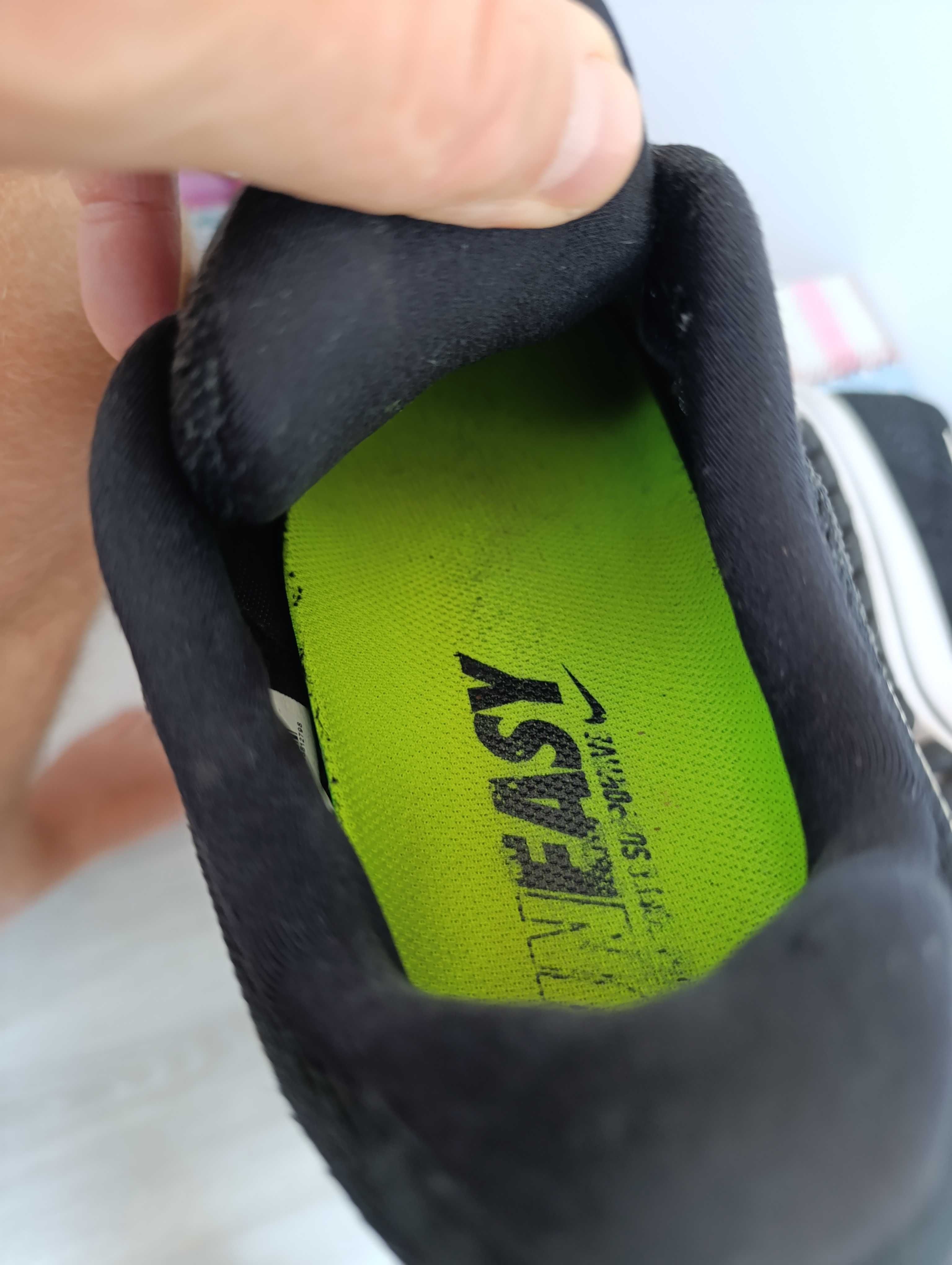 ''Nike Air Zoom Vomero 12''оригинални маратонки 44.5 номер