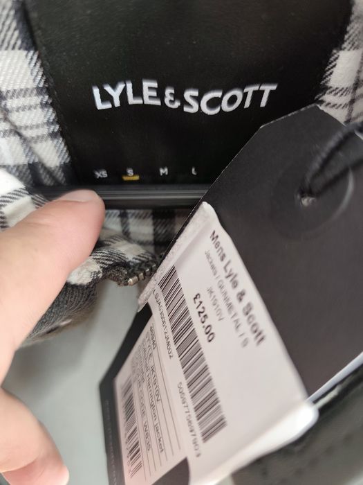 Vând Geaca Lyle Scott