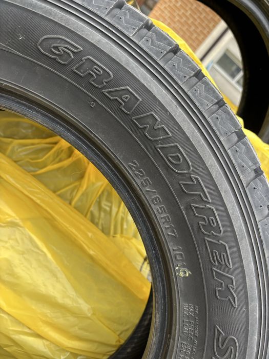 Зимни гуми dunlop 225 65 17