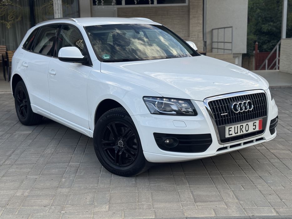 Audi Q5 2.0 TDI  QUATTRO/ euro5 / bixenon / Navi