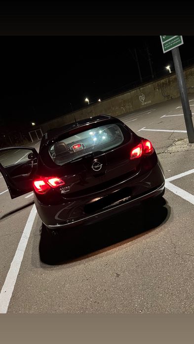 Vând Opel astra J 2013