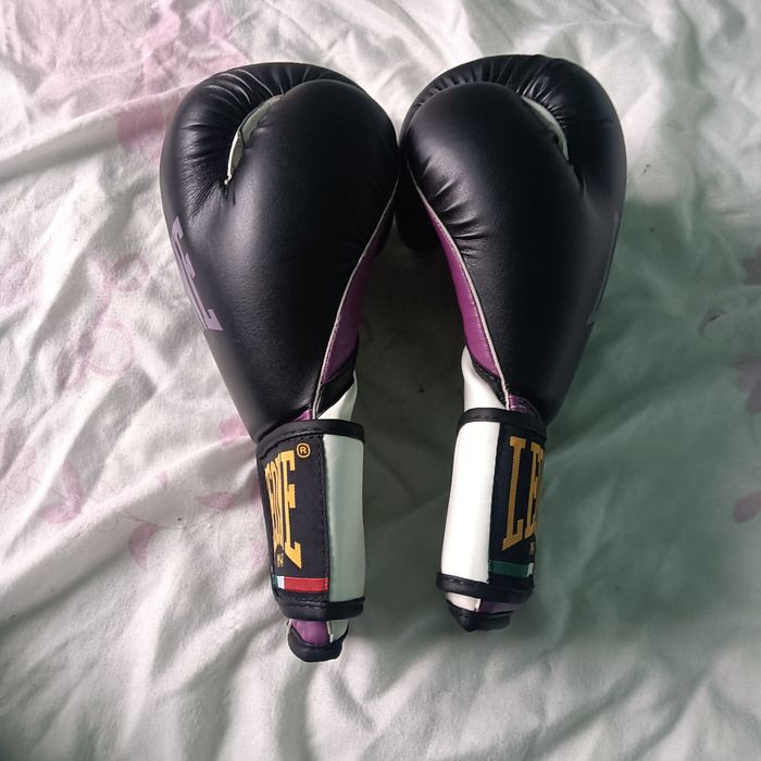 Mănuși noi box ridicare personala in zona circa 13 poliție sector 3