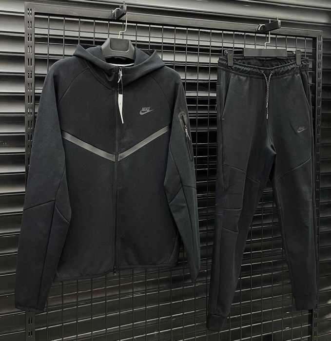 Мъжки Екипи NikeTech